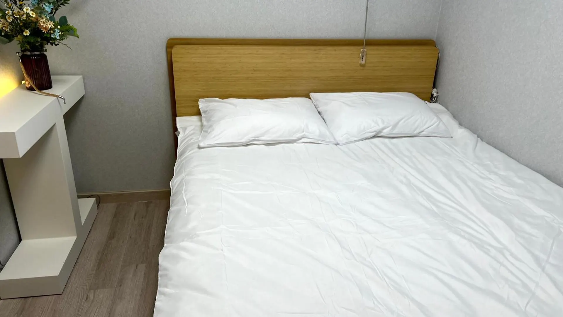 Nokbeon St 3Min, 3Room, 2Bath Seoul